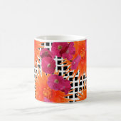 オレンジピンクの花白黒チェックコーヒーマグ コーヒーマグカップ (中央)