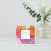 オレンジピンクの金ゴールド水彩インク名刺 スクエア名刺 (スタンド正面)