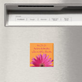 オレンジピンクガーベラデイジーウエディングセーブザデート マグネット (インサイチュ (食洗機))