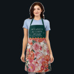 オレンジピンク花柄モノグラム エプロン<br><div class="desc">暖かい色合い、繊細なフローラ詳細、touchを融合したオレンジ色のピンクの花の柄のモノグラムのラグ鮮やかで、あなたの宇宙を高めパーソナライズされたなさい。リビングルーム、ベッドルーム、玄関に暖かさとエレガンスを加えるのに最適なこのラグは魅力的な雰囲気をスタイリッシュ作り出す。愛する人に理想的ではっきりした、芸術的とデコカスタムルしゃれている。</div>