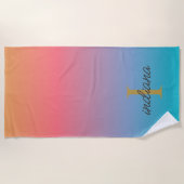 オレンジブルーグラデーションモノグモダンラムスクリプト ビーチタオル (正面)