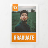 オレンジモダン色のテクスチャード写真の卒業 三つ折り招待状 (カバー)