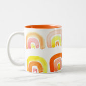 オレンジレインボーカワイトなレトロアート ツートーンマグカップ (左)