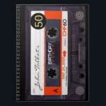 オレンジレトロAudiotape 50th birthday GuestBook NB ノートブック<br><div class="desc">古いオーディオカセット 年齢のための小さな黒のラウンド。デザインスパイラルノート（ゲストブックとして）の文字50th誕生日パーティー用。懸命カバーのゲストブック。一致する誕生日は、日付のマグネットとハガキ、誕生日の招待状、誕生日紙ナプキンとゲストブック(懸命カバー)。レトロ忘れなオーディオタップ(透明、緑の色、デカールなど)のコレクション全体を行わない…</div>