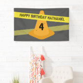 オレンジ円錐形の注意テープ建築の誕生日 横断幕 (インサイチュ)