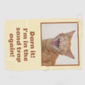 オレンジ子猫- Darn It、私は再び砂のトラップに入っている ゴルフタオル (横)