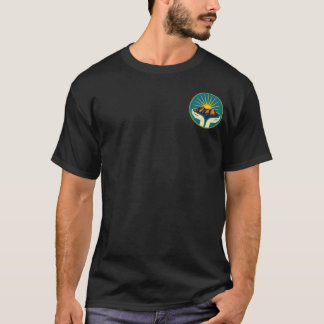オレンジ文字のメンズダーク Tシャツ
