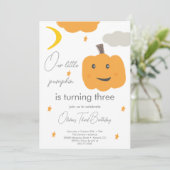 オレンジ私たちの小さなカボチャ3rd誕生日ムーンスターズ 招待状 (スタンド正面)