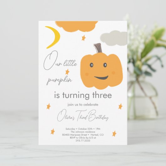 オレンジ私たちの小さなカボチャ3rd誕生日ムーンスターズ 招待状 (スタンド正面)