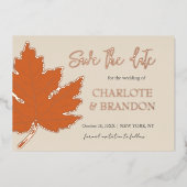 オレンジ秋のメープルリーフウェディングデートを保存 箔招待状 (正面)