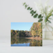 オレンジ紅葉及び青空の湖の反射 ポストカード (スタンド正面)