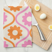 オレンジ色とピンク色の花をレトロOgeeに キッチンタオル (四つ折り)
