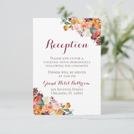オレンジ色とマルーンの秋の花の結婚式の受付カード エンクロージャーカード (スタンド正面)
