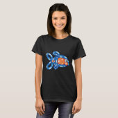 オレンジ色と青い風船のねじれをデザインした魚アート Tシャツ (正面フル)