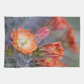 オレンジ色に咲く花 キッチンタオル (横)