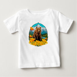 オレンジ色に囲まれた山の風景の中の熊 ベビーTシャツ