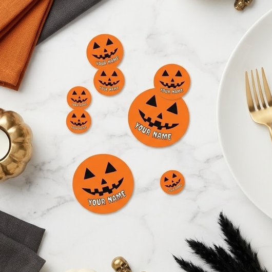 オレンジ色のかぼちゃにハロウィーンの名前を入れよう コンフェッティ