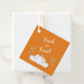 オレンジ色のかわいいトリックまたはカボチャのハロウィーンを扱う フェイバータグ (インサイチュ)