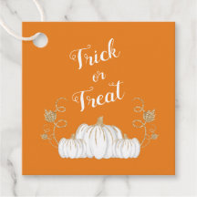 オレンジ色のかわいいトリックまたはカボチャのハロウィーンを扱う