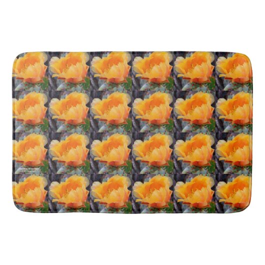 オレンジ色のイナシのサボテンの花写真 バスマット (正面)