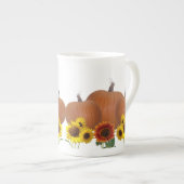 オレンジ色のカボチャとヒマワリ白ハロウィーン ボーンチャイナマグカップ (正面右)