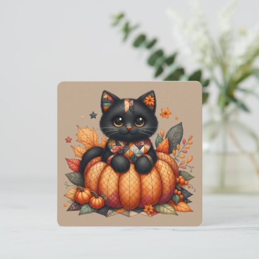 オレンジ色のカボチャの上の黒猫 秋の模様のクッションケットパターン 招待状 (スタンド正面)