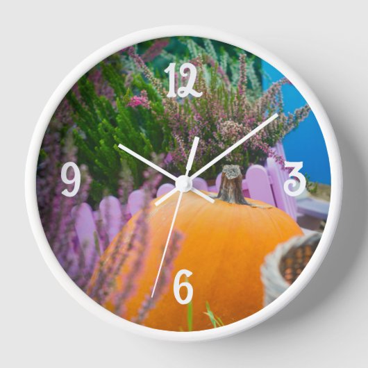 オレンジ色のカボチャを使用したガーデンはまだ生活 壁時計 (正面)