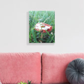 オレンジ色のキノコ（上に雨が降る） キャンバスプリント (インサイチュ (リビング))