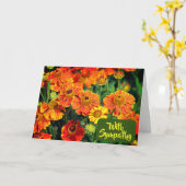 オレンジ色のクマザメの花と悔やみや弔慰 カード (黄色い花)