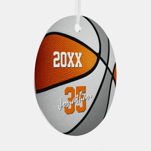 オレンジ色のグレーの女の子バスケットボールの記念 メタルオーナメント (正面右)
