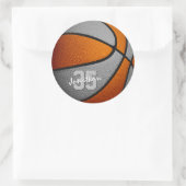 オレンジ色のグレーの男の子バスケットチームカラー ラウンドシール (バッグ)