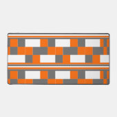 オレンジ色のグレーの白チェックストライプパターン デスクマット (正面)