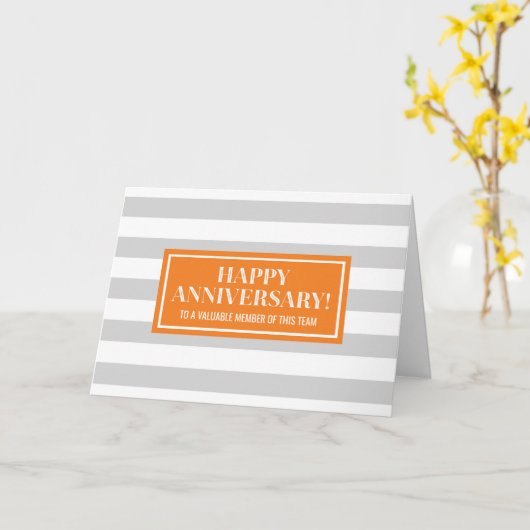 オレンジ色のグレーストライプの従業員の記念日カード カード (黄色い花)