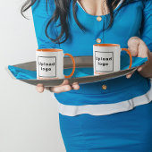 オレンジ色のコンボマグカップのビジネス名とロゴ マグカップ