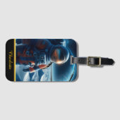 オレンジ色のスーツ鮮やかを着た宇宙飛行士 ラゲッジタグ (正面横)