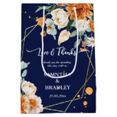 オレンジ色のセージの花ネイビー感謝していブ・ブルー ミディアムペーパーバッグ (裏面)