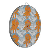 オレンジ色のタコと青い波のパターン ダーツボード (正面左)