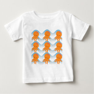 オレンジ色のタコと青い波のパターン ベビーTシャツ