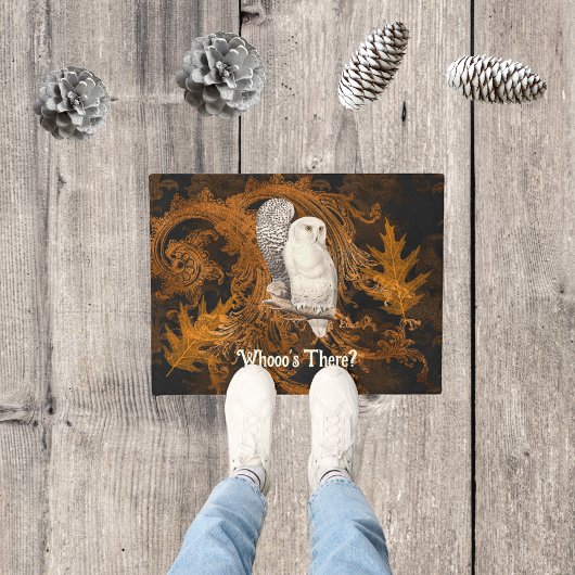 オレンジ色のダマスクのハロウィンがあるスノーフクロウ ドアマット