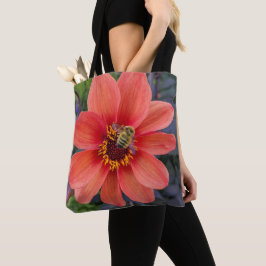 オレンジ色のダリアと毛むくじゃらの蜂の花模様 トートバッグ