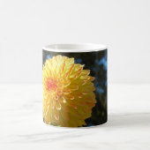 オレンジ色のダリアの花 コーヒーマグカップ 日向 (中央)