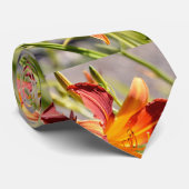 オレンジ色のデイリリーのネックタイ ネクタイ (ロール)