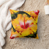オレンジ色のハイビスカス　横から見た図 クッション (ブランケット)