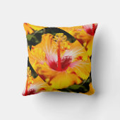 オレンジ色のハイビスカス　横から見た図 クッション (裏面)