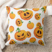 オレンジ色のハロウィンカボチャと顔の白 クッション (ブランケット)