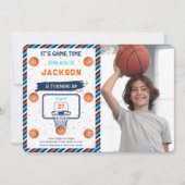オレンジ色のバスケットボール誕生日写真招待状 招待状 (正面)
