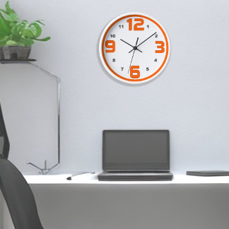 オレンジ色のピーチはっきりしたーの四分数値 壁時計