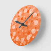 オレンジ色のフィズ「バブル」の時計周り ラウンド壁時計 (傾斜)