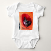 オレンジ色のベッドに砂糖ぶら下がったグライダー ベビーボディスーツ (正面)