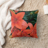 オレンジ色のユリのクッション クッション (ブランケット)